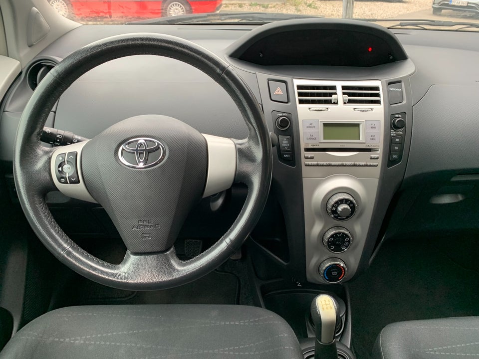 Toyota Yaris 1,3 Luna 5d