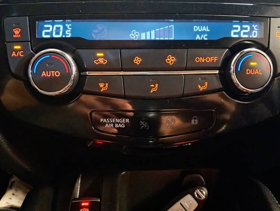 Nissan Qashqai 1,3 Dig-T 140 N-Connecta 5d