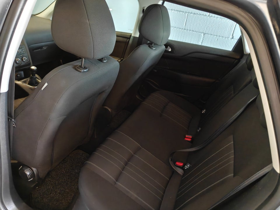Citroën C4 1,6 HDi 90 Attraction 5d