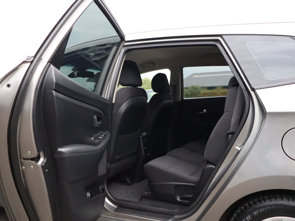 Kia Carens 1,6 GDi Attraction 7prs 5d