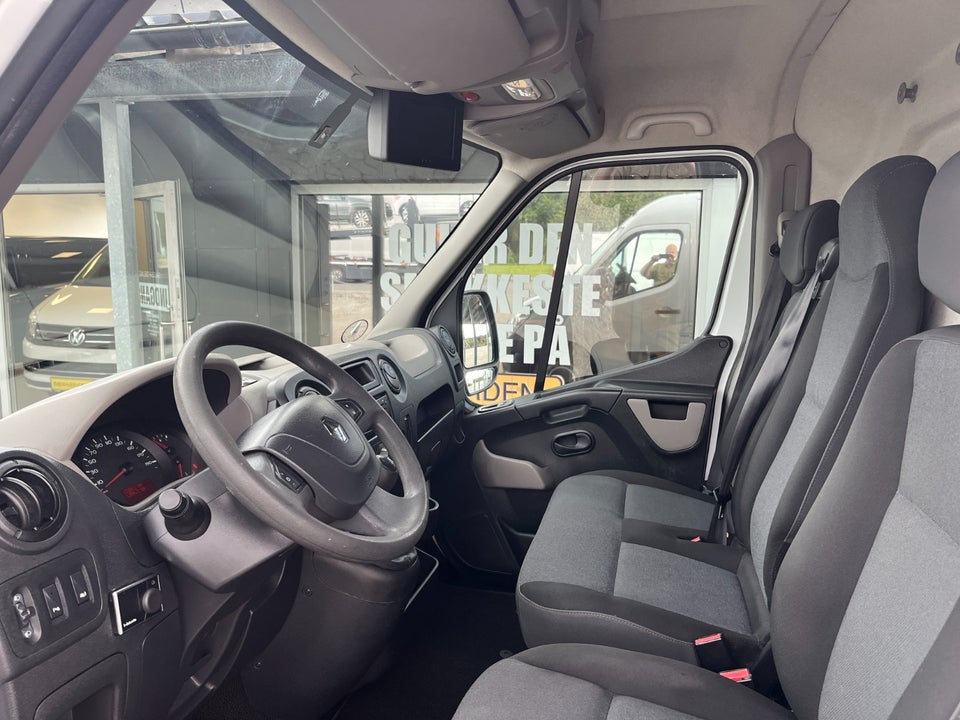 Renault Master III T33 2,3 dCi 125 L2H2 Kassevogn