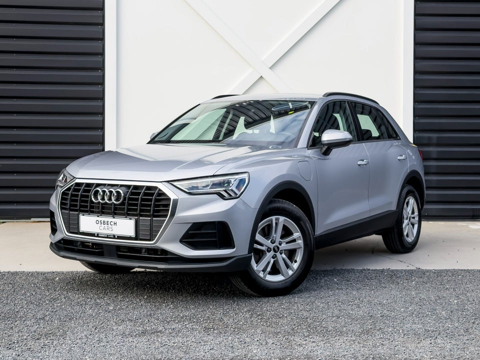 Audi Q3 45 TFSi e Attitude plus S-tr. 5d