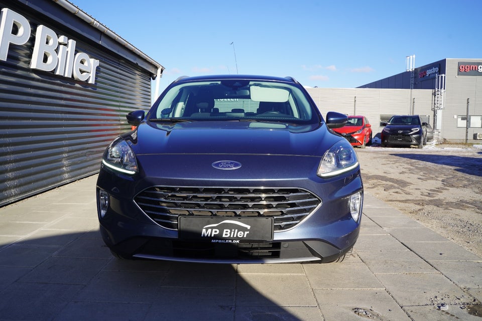 Ford Kuga 2,5 PHEV Titanium CVT 5d