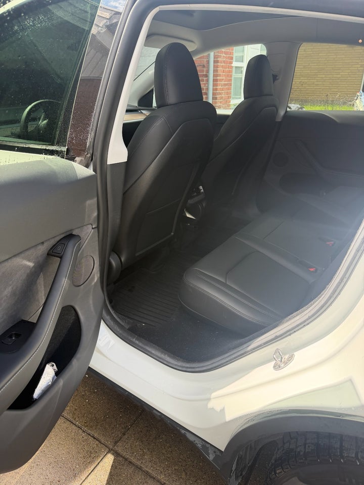 Tesla Model Y Long Range AWD 5d