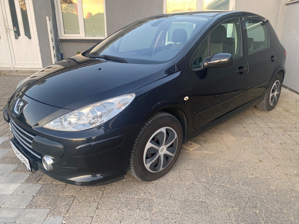 Peugeot 307 2,0 Griffe 5d