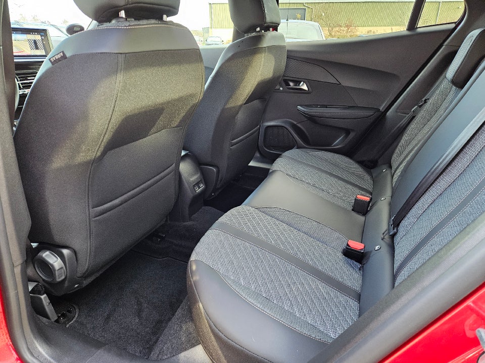 Peugeot 2008 1,2 PureTech 130 Allure EAT8 5d