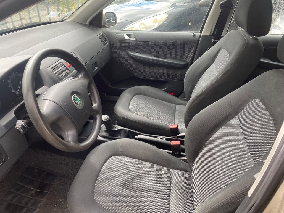 Skoda Fabia 1,4 16V 75 Ambiente Combi 5d