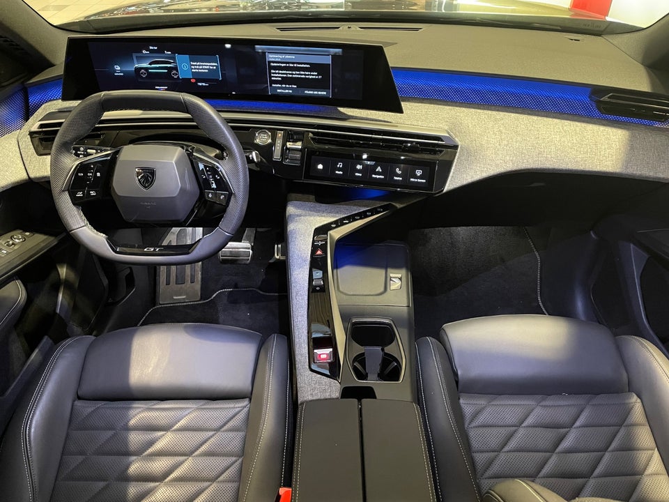 Peugeot e-3008 77 GT Pack 5d