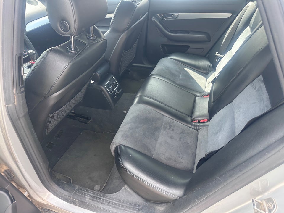 Audi A6 2,4 V6 4d