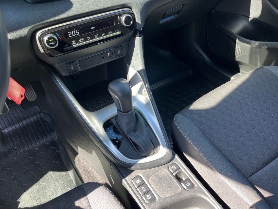 Toyota Yaris 1,5 Hybrid Active e-CVT 5d