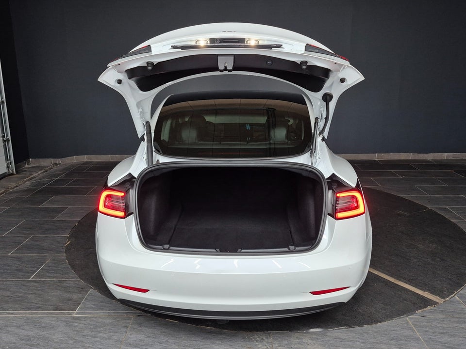 Tesla Model 3 Long Range AWD 4d