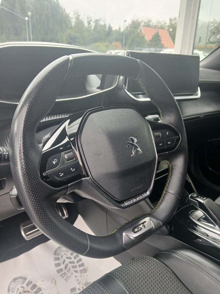 Peugeot e-2008 50 GT 5d