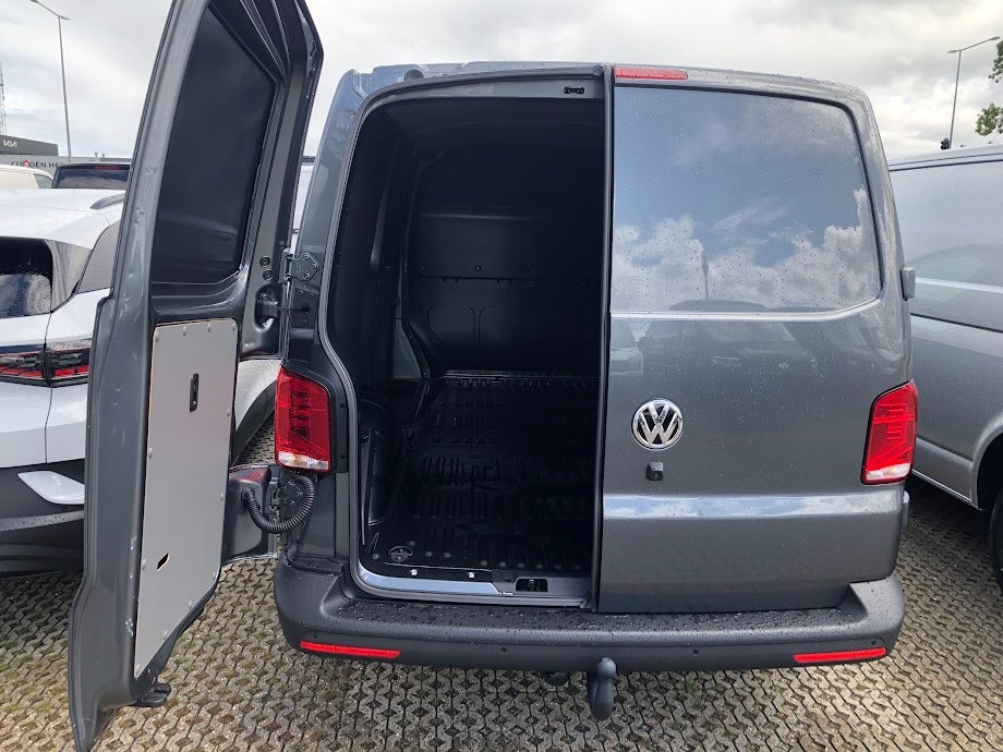 VW Transporter 2,0 TDi 150 Kassevogn DSG lang