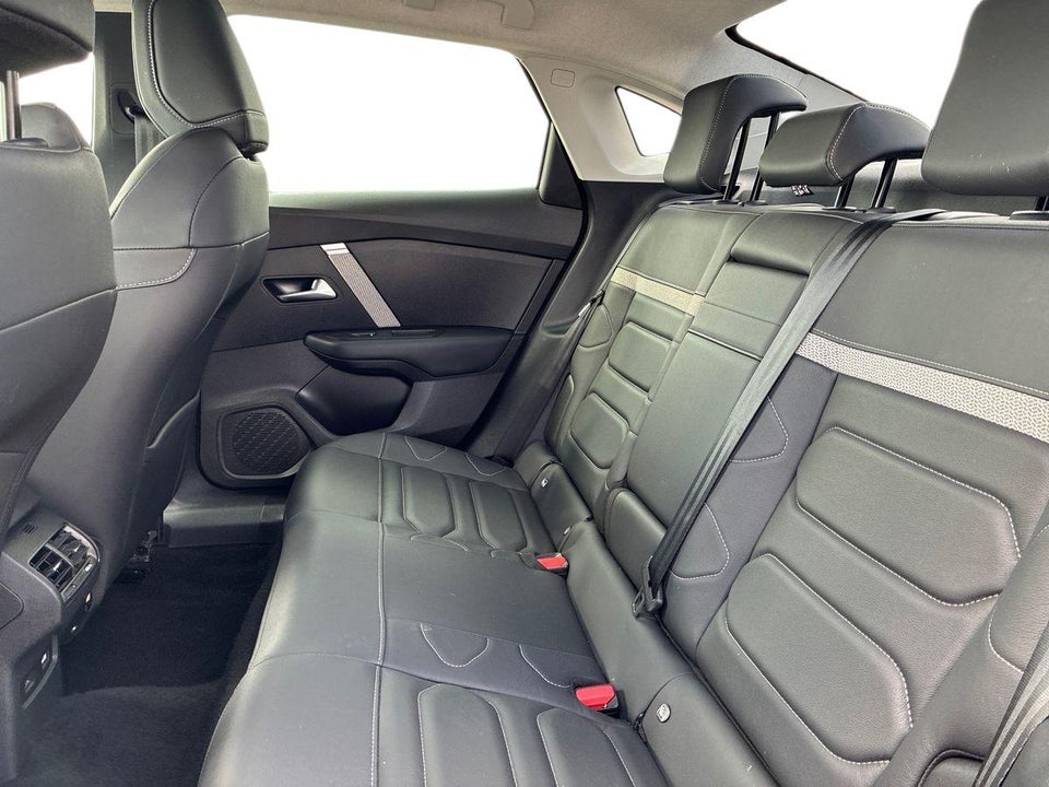 Citroën ë-C4 X 50 Shine 4d