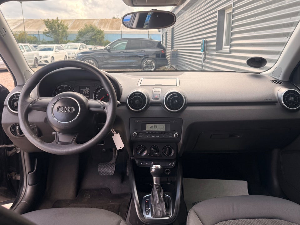 Audi A1 1,4 TFSi 122 Attraction S-tr. 3d