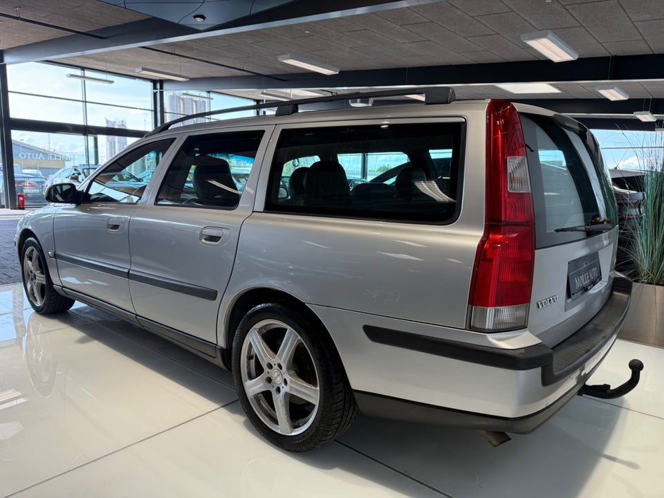 Volvo V70 2,4 T 5d