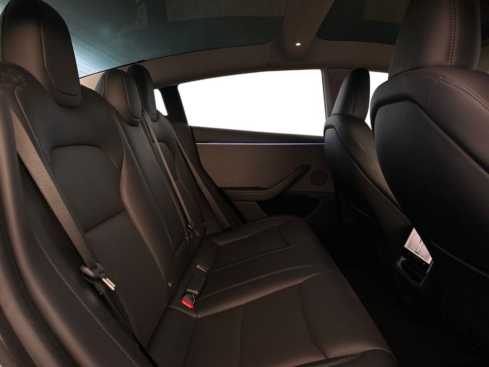 Tesla Model 3 Long Range AWD 4d