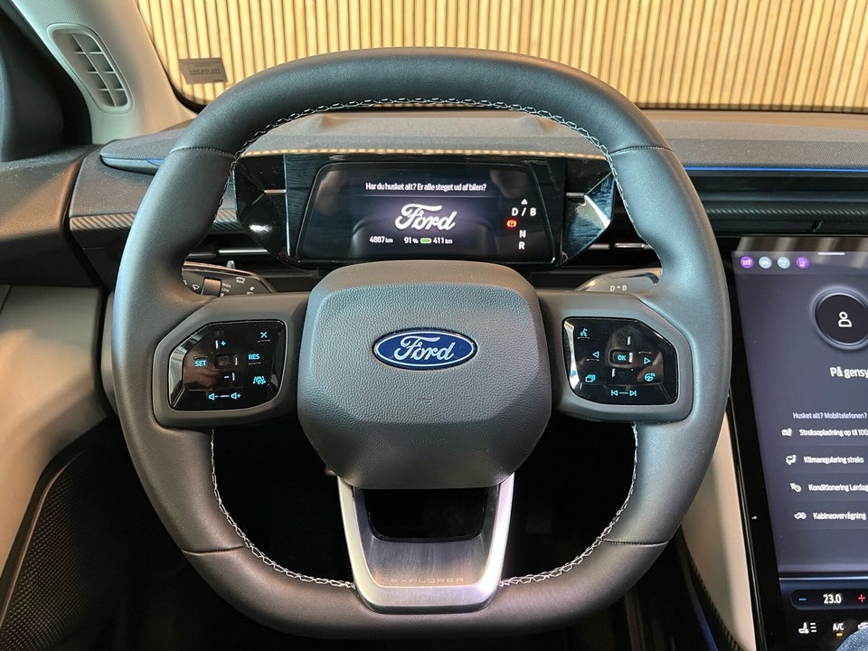 Ford Explorer 79 Premium Extended Range AWD 5d