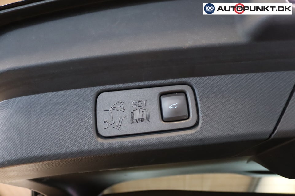 Ford Mustang Mach-E 70 Premium Standard Range AWD 5d