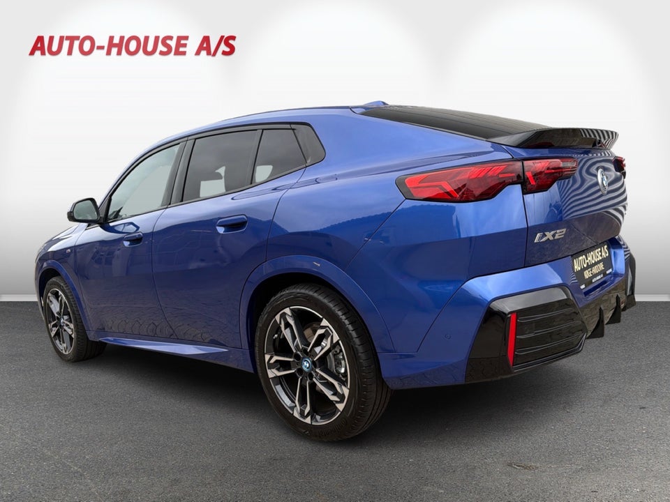 BMW iX2 eDrive20 Fully Charged M-Sport 5d