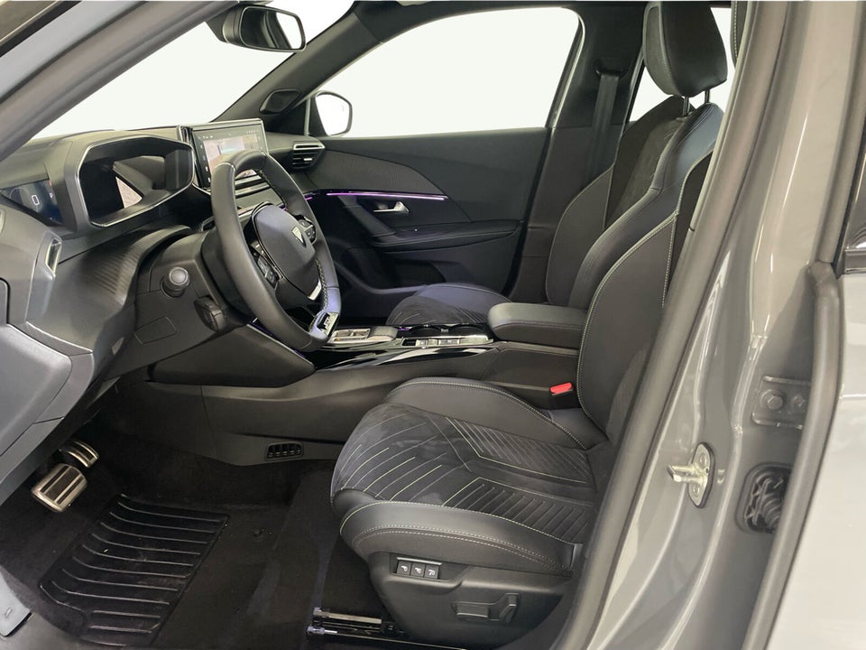 Peugeot e-2008 54 GT 5d