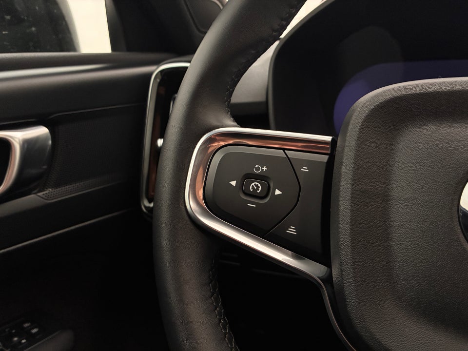 Volvo XC40 ReCharge Extended Range Core 5d