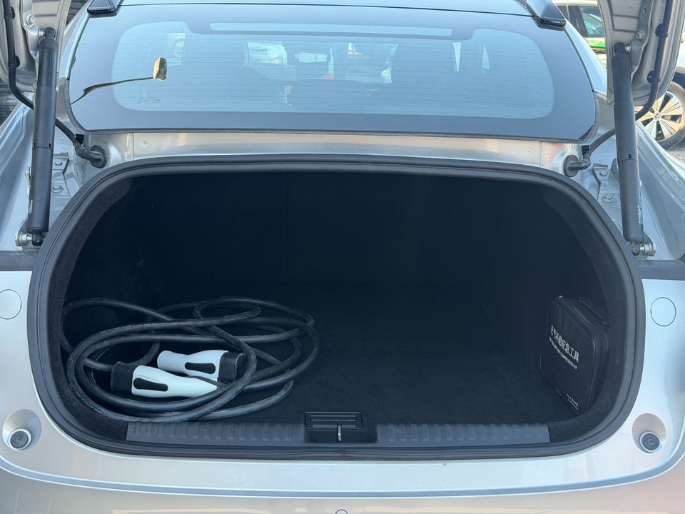 Xpeng P7 Performance 4d