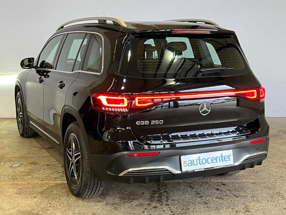 Mercedes EQB250 AMG Line 5d