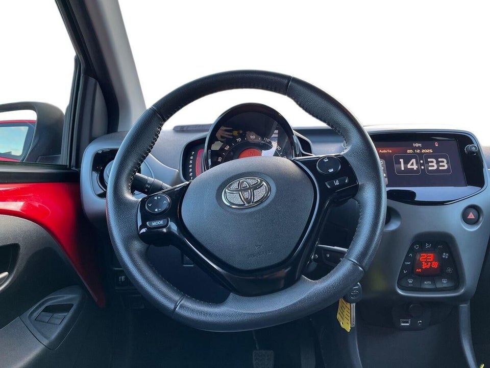 Toyota Aygo 1,0 VVT-i x-press x-shift 5d