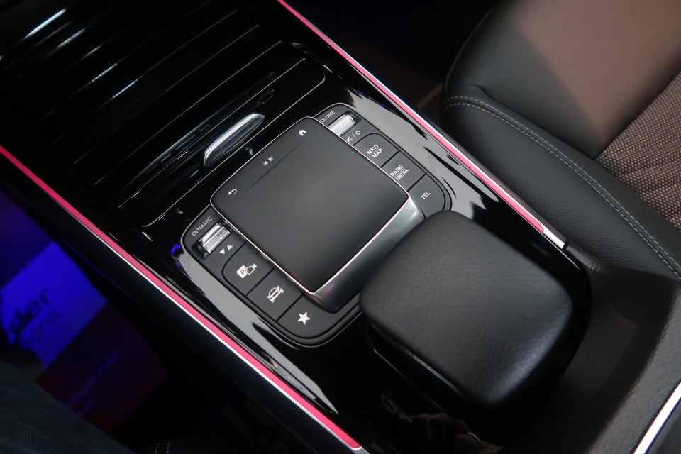 Mercedes EQA300 Progressive 4Matic 5d