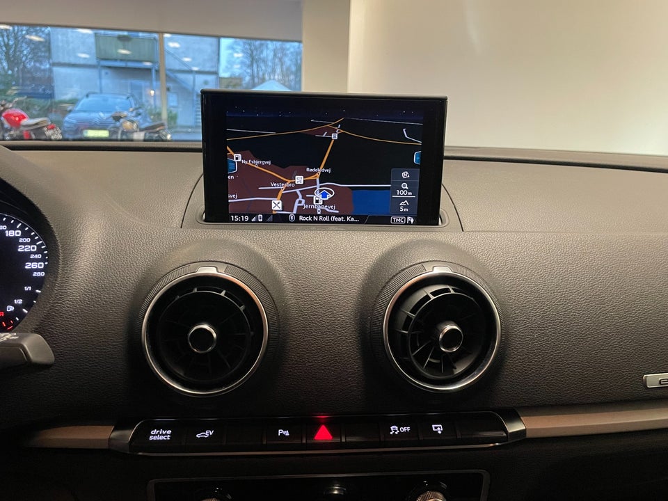 Audi A3 1,4 e-tron Sportback S-tr. 5d