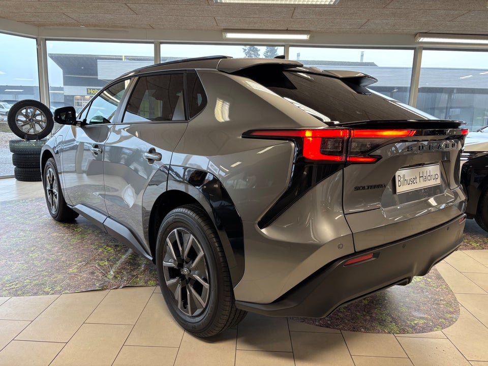 Subaru Solterra 73 Limited 5d