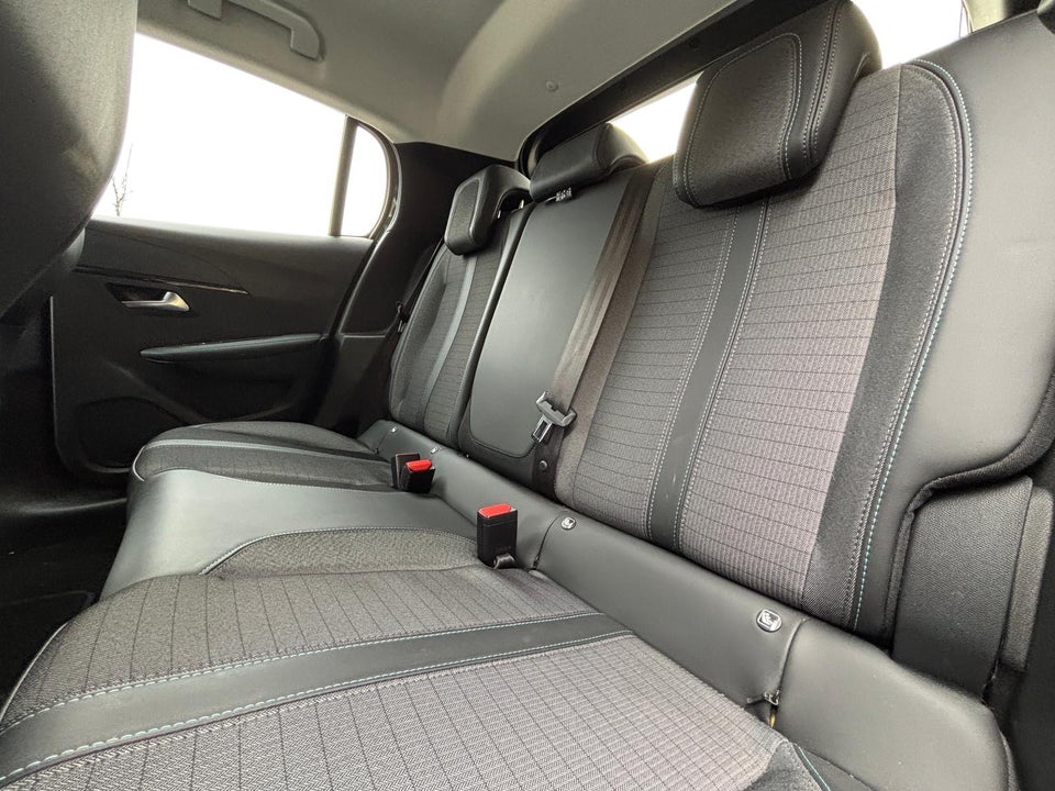 Peugeot 208 1,2 PureTech 100 Allure EAT8 5d