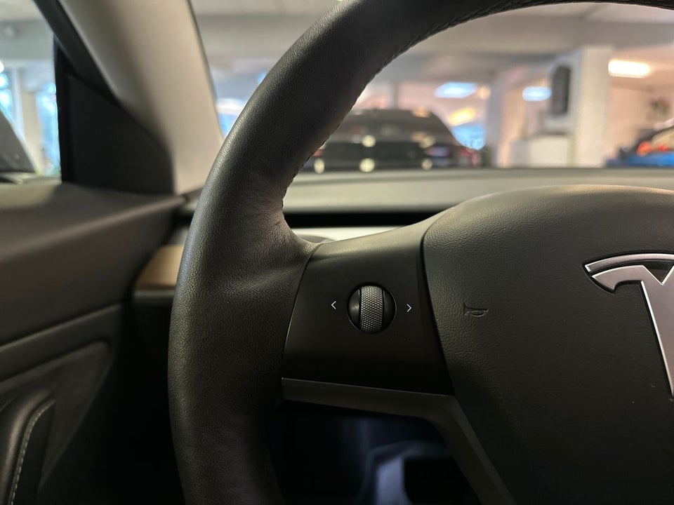 Tesla Model 3 Long Range AWD 4d