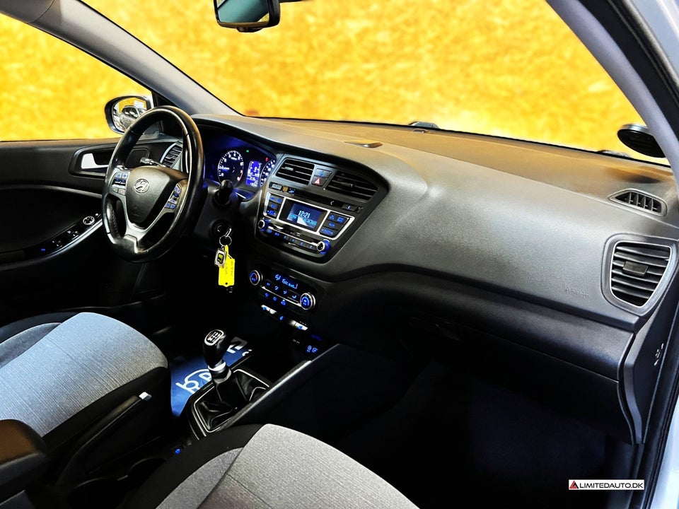 Hyundai i20 1,25 Premium 5d