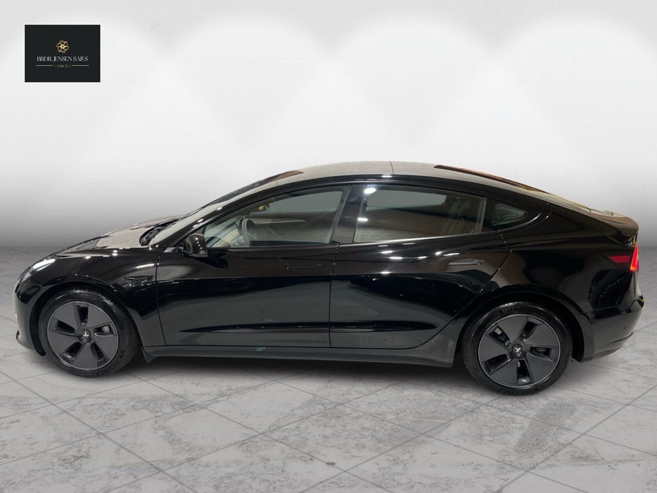 Tesla Model 3 Long Range AWD 4d