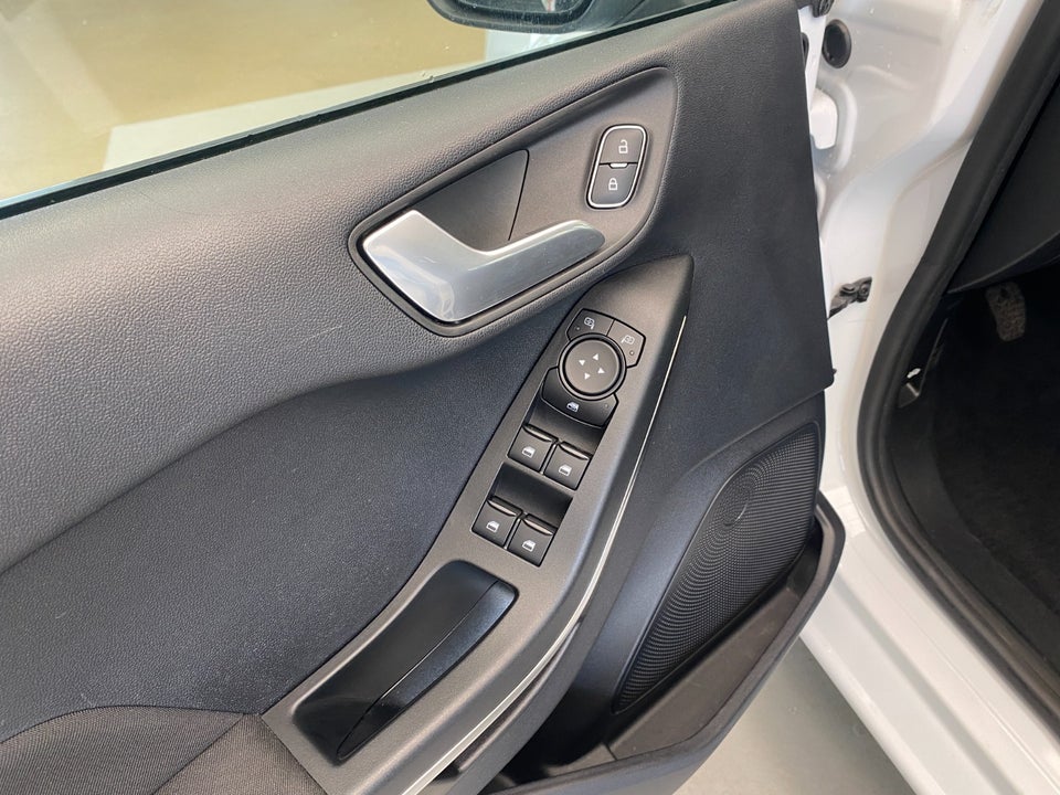 Ford Fiesta 1,0 EcoBoost mHEV Titanium 5d