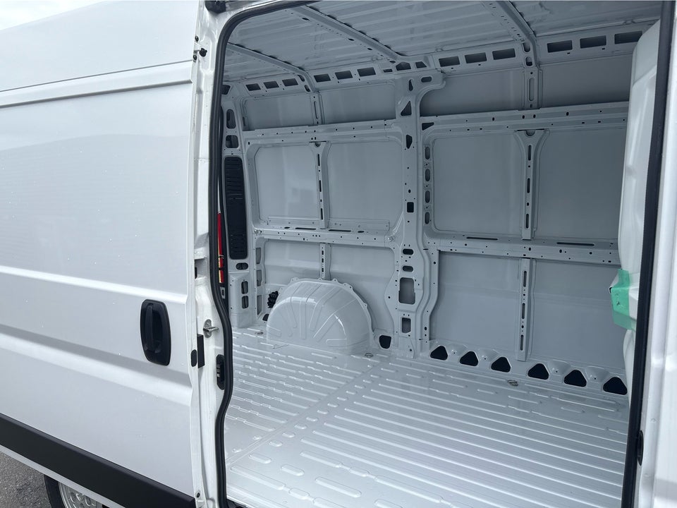 Peugeot Boxer 435 2,2 BlueHDi 165 L2H2 Premium