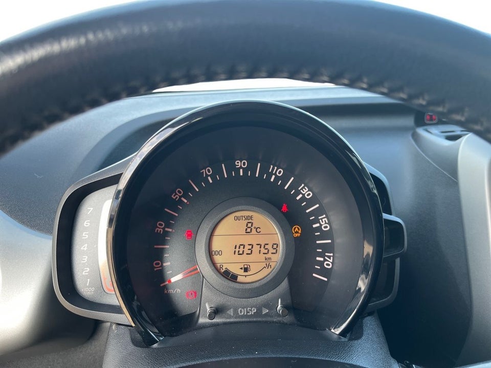 Toyota Aygo 1,0 VVT-i x-sky 5d