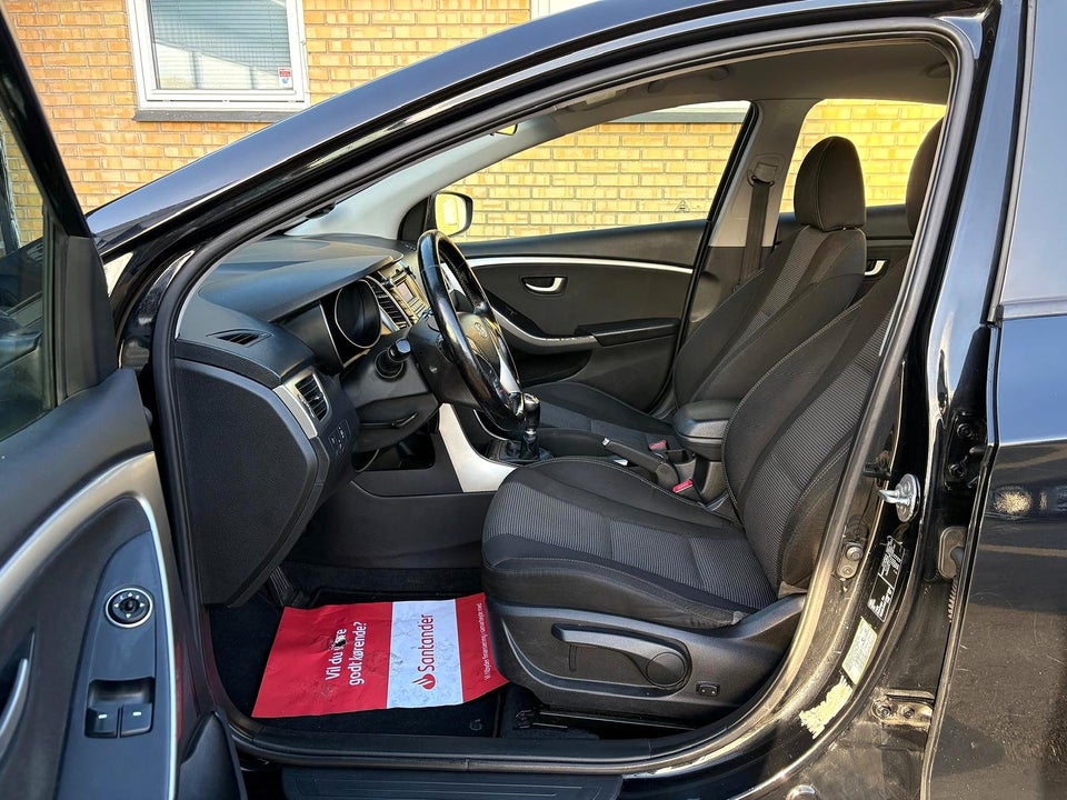 Hyundai i30 1,6 GDi Active+ 5d