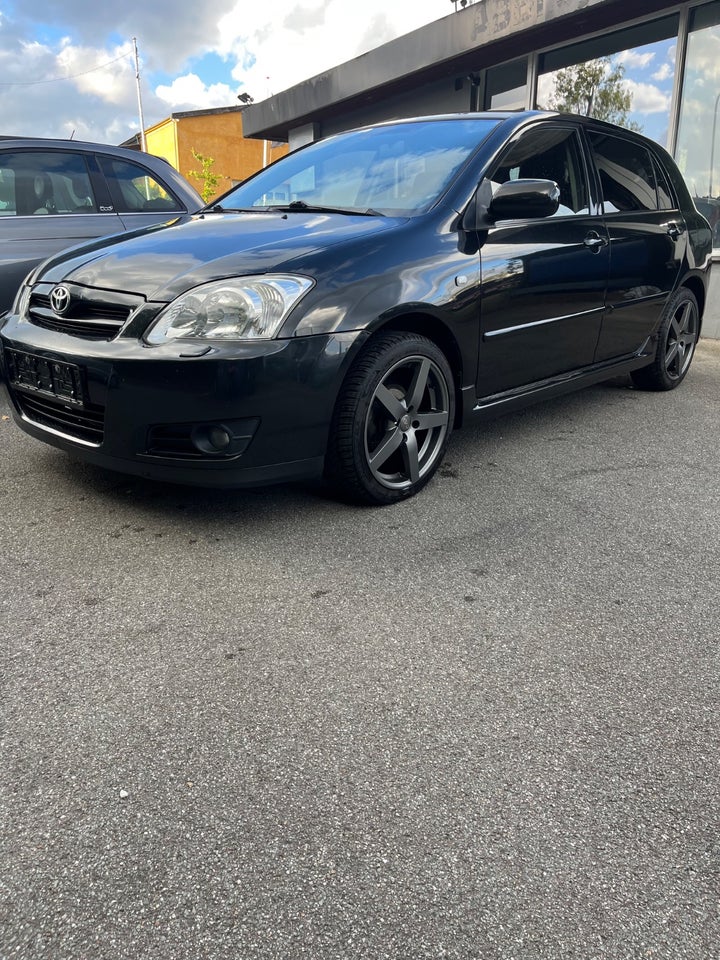 Toyota Corolla 1,6 Luna 5d