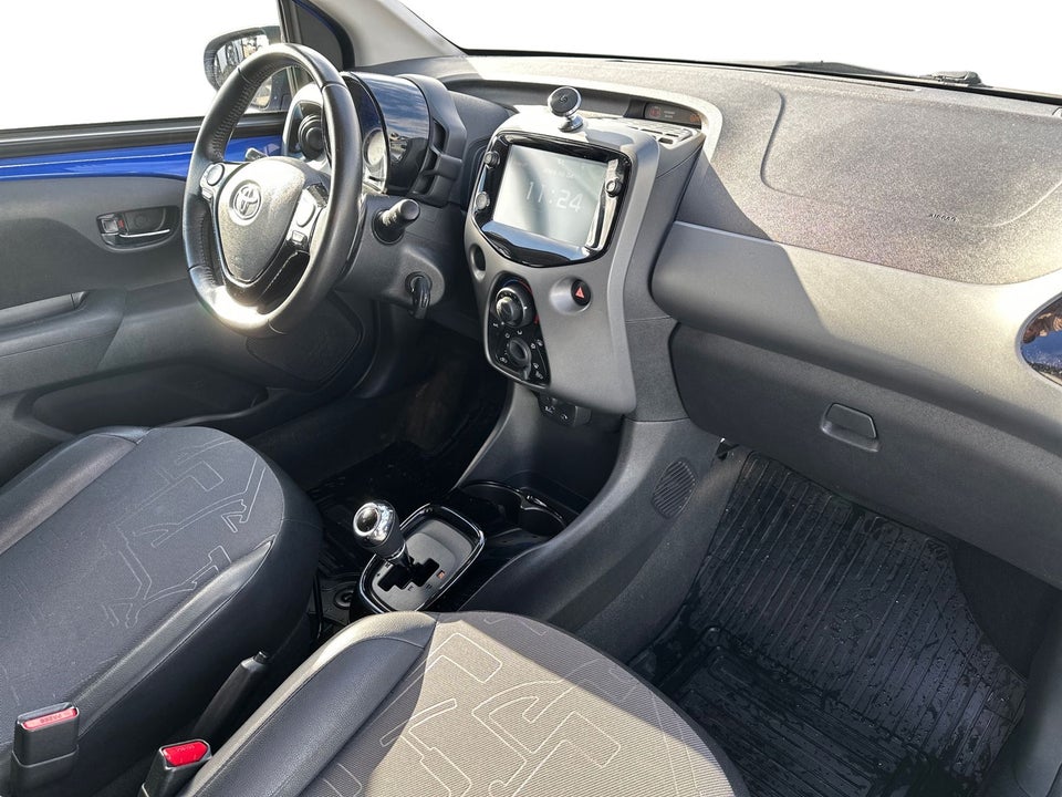 Toyota Aygo 1,0 VVT-i x-clusiv x-shift 5d