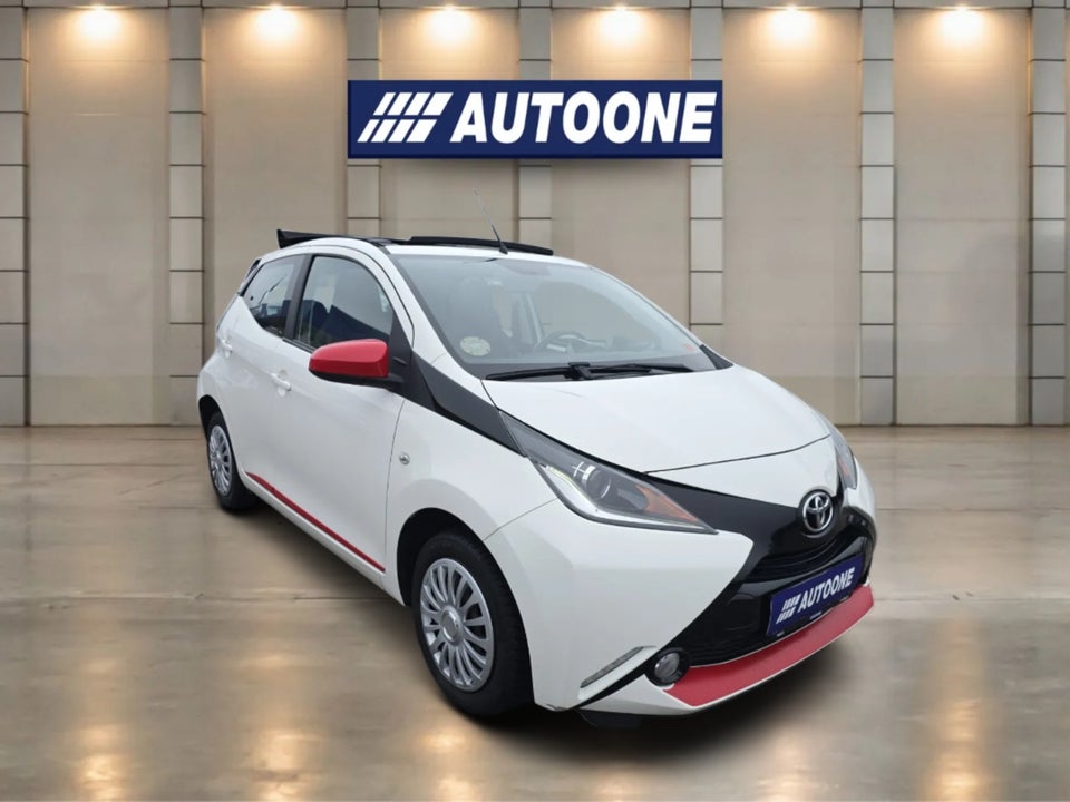Toyota Aygo 1,0 VVT-i x-wave Sky 5d