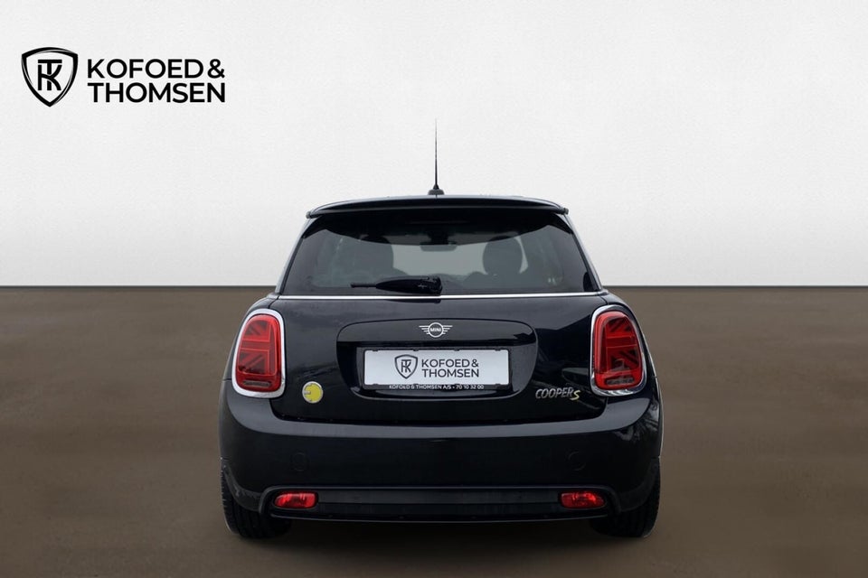 MINI Cooper SE Essential 3d