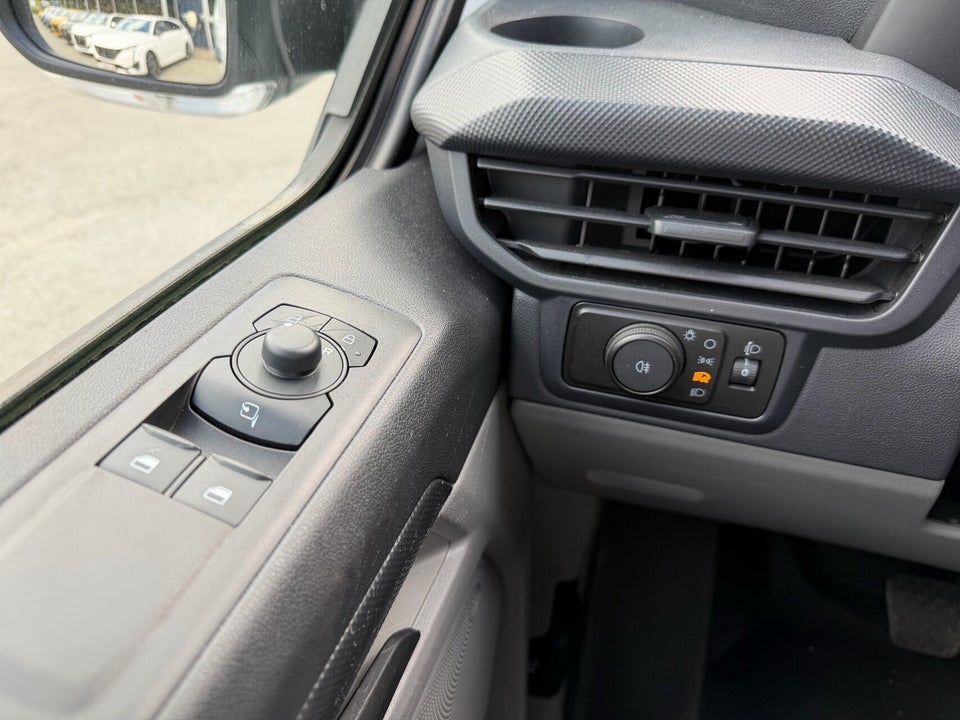 Ford E-Transit Custom 320 L1 64 Trend