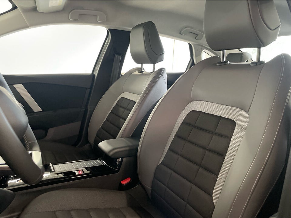 Citroën ë-C4 X 54 Plus 4d