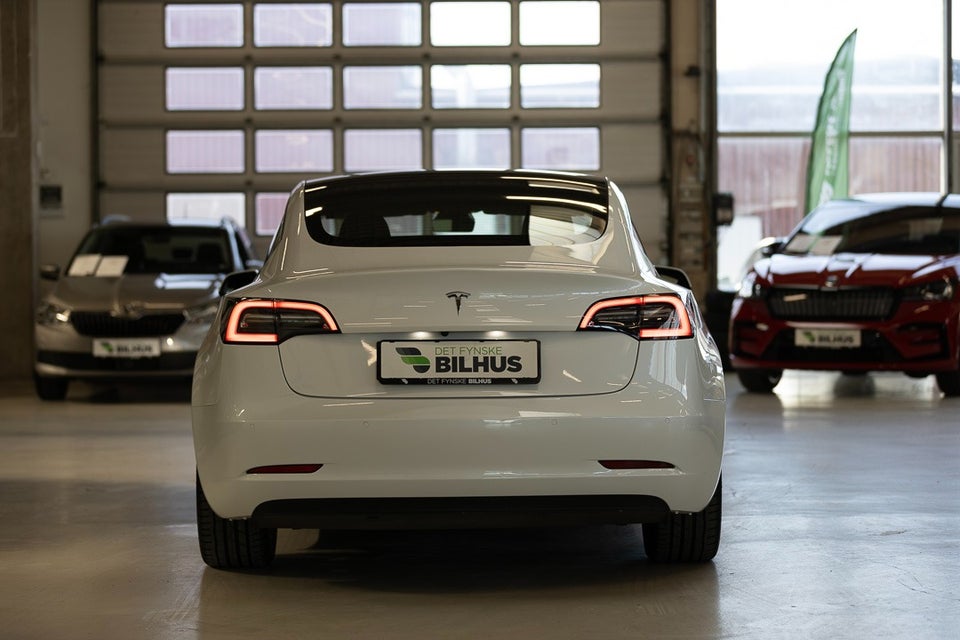 Tesla Model 3 RWD 4d