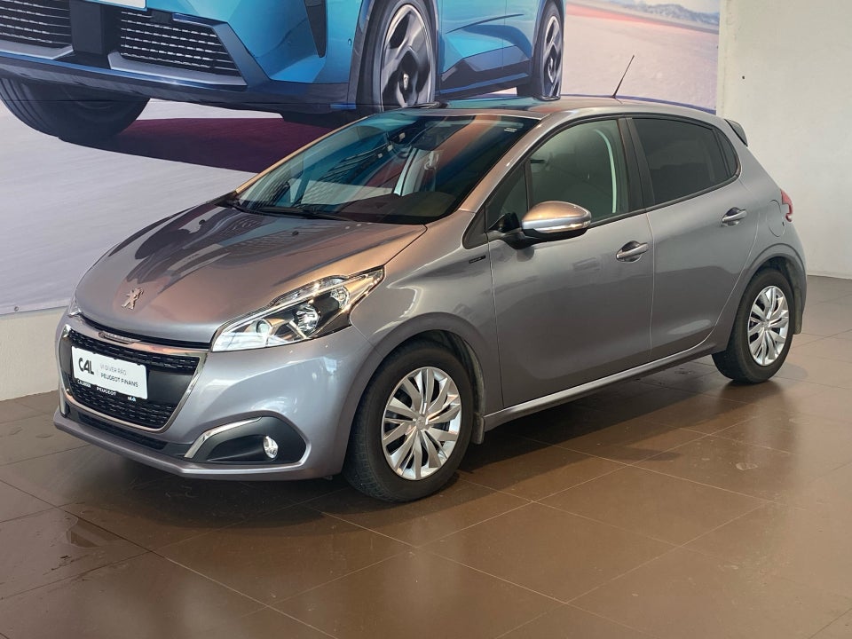 Peugeot 208 1,5 BlueHDi 100 Signature Sky 5d