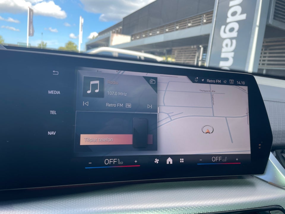 BMW iX2 eDrive20 Fully Charged M-Sport 5d