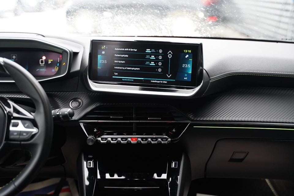 Peugeot e-208 50 GT 5d